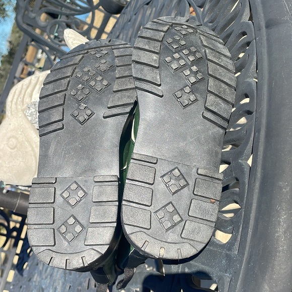 Green Slytherin Combat Boots - Picture 3 of 7